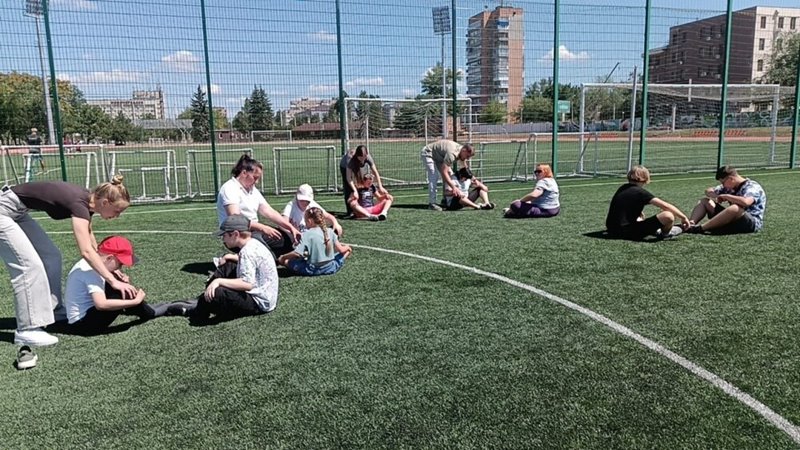 В Новочеркасске на стадионе Ермак для особенных детей провели спортивные занятия