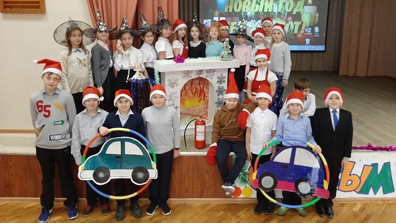 В новочеркасской 23-й школе провели предновогодние занятия по правилам дорожной и пожарной безопасности