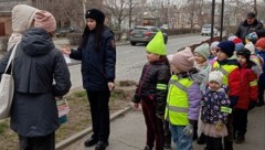 В Новочеркасске полицейские проводят профилактические акции для детей