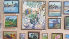 В Новочеркасске в центральной библиотеке открылась художественная выставка 