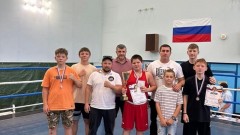 Новочеркасские боксеры успешно выступили на областном турнире