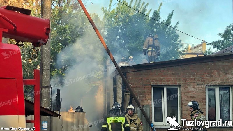 В Новочеркасске в частном доме произошел пожар, видео