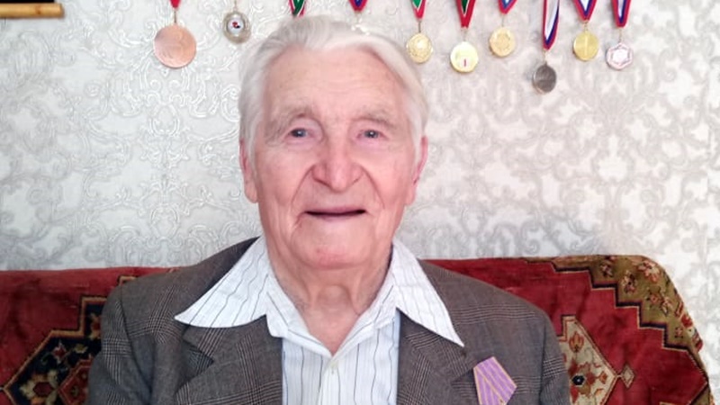 Ветерану ВОВ из Новочеркасска Федору Рыбальченко исполнилось 95 лет
