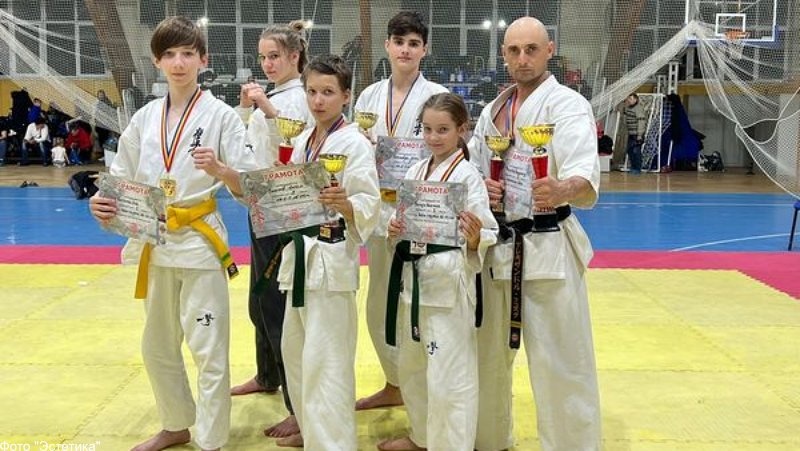 Новочеркасские каратисты стали победителями и призерами турнира по киокусинкай в Ростове