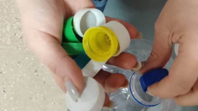 Жителей Новочеркасска просят помочь в сборе пластиковых крышек для нужд СВО