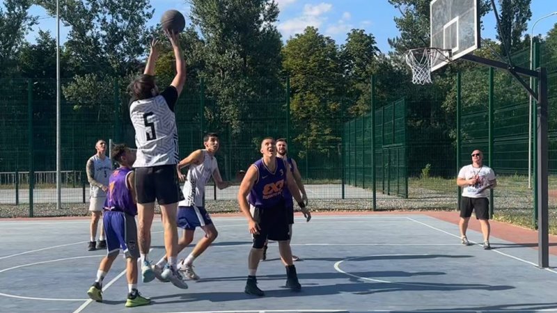 В Новочеркасске состоялся турнир по уличному баскетболу