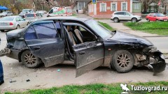 В Новочеркасске невнимательный водитель разбил три машины в двойном ДТП