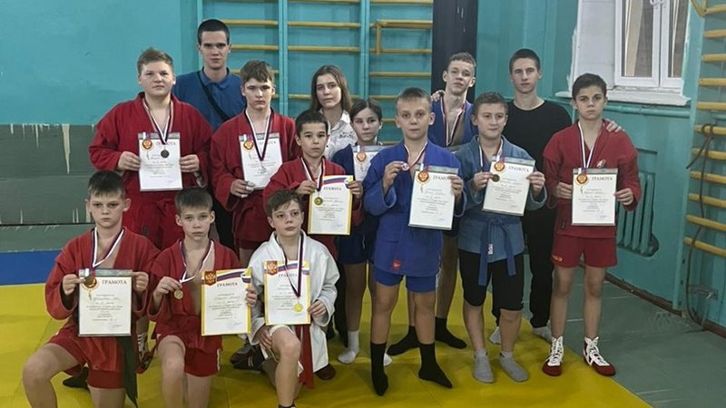 В минувшие выходные воспитанники новочеркасской спортшколы №1 завоевали 30 медалей по самбо