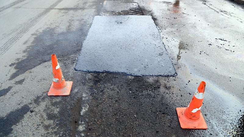 В Новочеркасске проводить ямочный ремонт дорог по улице Красноармейской будет местный предприниматель