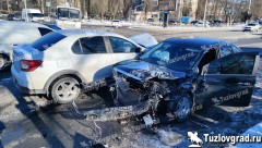 В Новочеркасске водитель устроил лобовое ДТП, четырежды грубо нарушив ПДД при проезде перекрестка, видео