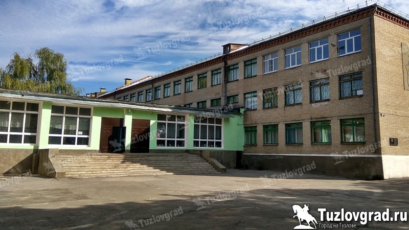 Директору новочеркасской школы грозит штраф после того, как нога ученицы застряла в батарее