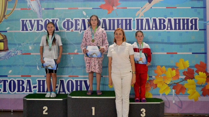Юная новочеркасская пловчиха стала призером турнира в Ростове