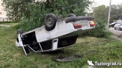 В Новочеркасске пьяный водитель перевернулся на машине и попал в больницу