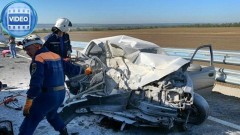 На трассе под Новочеркасском в лобовом ДТП погибли два подростка, видео