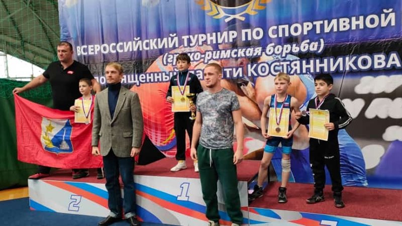 Новочеркасские спортсмены заняли призовые места на всероссийском турнире по греко-римской борьбе