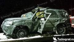 В Новочеркасске водитель внедорожника не справился с управлением и врезался в дерево