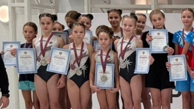 Новочеркасские синхронистки успешно выступили на межрегиональных соревнованиях в Краснодаре
