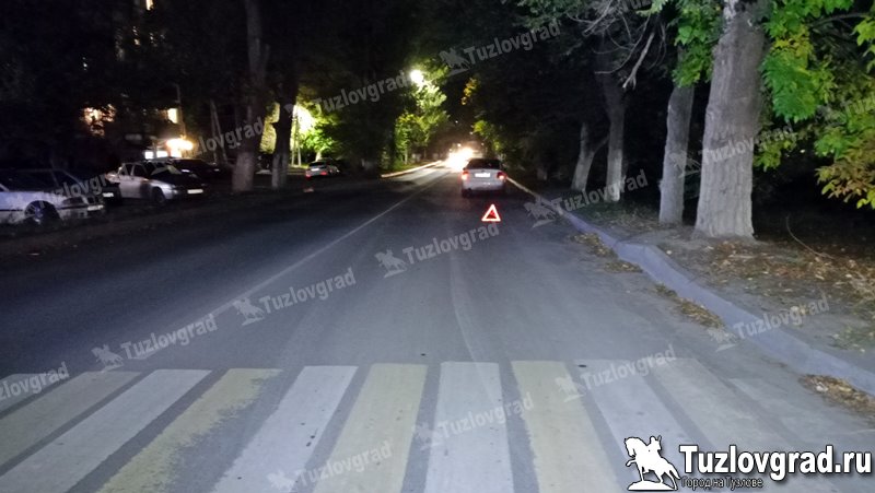 На Соцгороде в Новочеркасске школьник попал под машину, переходя улицу по пешеходному переходу