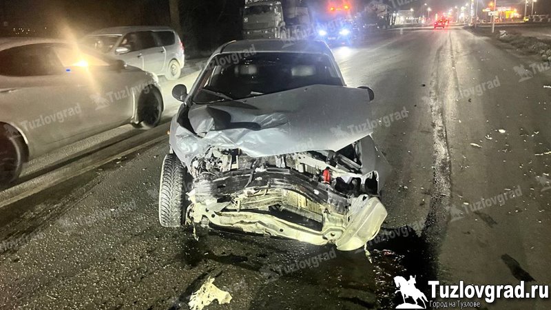 На въезде в Новочеркасск автоледи устроила лобовое ДТП