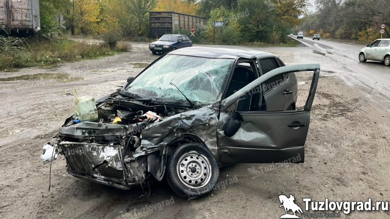 На трассе Новочеркасск-Донской в двойном ДТП пострадал человек