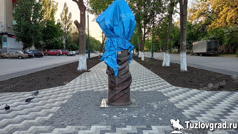 В Новочеркасске некому открыть памятник генералу Крейзеру на Красном Спуске