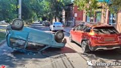 Двойное ДТП с переворотом произошло в Новочеркасске на улице Пушкинской