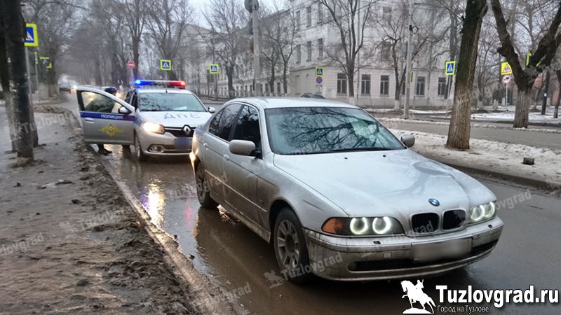 В Новочеркасске пенсионерка при переходе дороги попала под машину