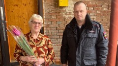 В Новочеркасске полицейские поздравили вдов и матерей погибших коллег с Международным женским днем