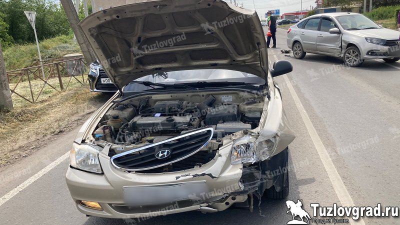 На Ростовском выезде в Новочеркасске в ДТП травмы получили два человека