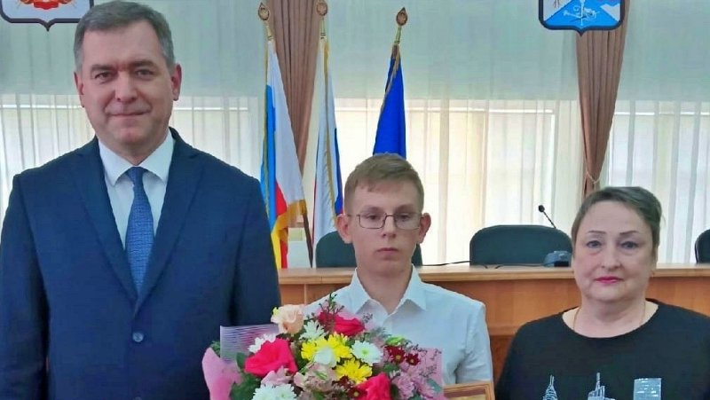 Школьник из Новочеркасска Виктор Коряк набрал 100 баллов на ЕГЭ по химии
