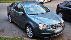 В Новочеркасске сотрудник автомастерской продал чужой автомобиль