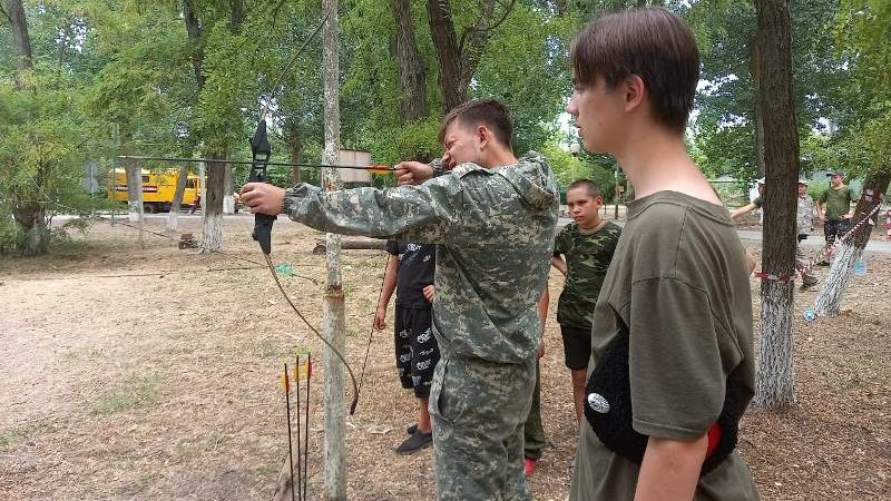 В Новочеркасске юные казаки провели военно-полевые сборы