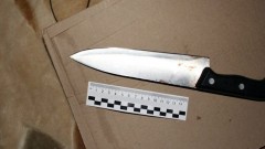 В Новочеркасске женщина пришла на день рождения знакомой и порезала ножом именинницу