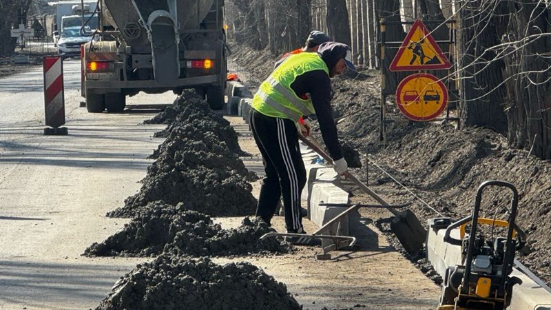 На улице Машиностроителей в Новочеркасске стартовал второй этап ремонта дороги
