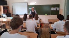 Новочеркасские полицейские рассказали школьникам о вреде наркотиков и современных угрозах в интернете