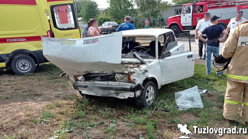 На въезде в Новочеркасск в ДТП травмы получили два человека