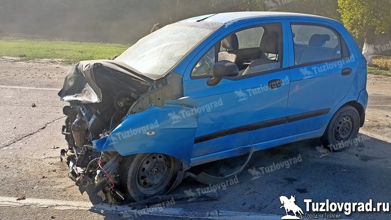 На въезде в Новочеркасск в двойном ДТП пострадали два человека
