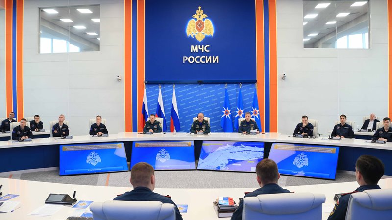 Новочеркасский космонавт Николай Чуб награжден ведомственной медалью МЧС
