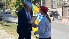В Новочеркасске волонтеров наградили грамотами администрации