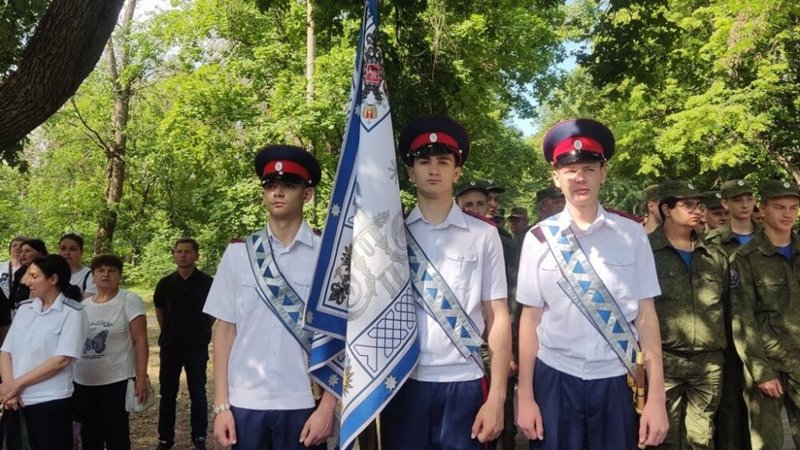 В Новочеркасске кадеты почтили память героев-выпускников корпуса