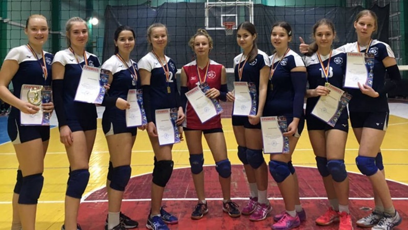 Новочеркасские волейболистки выиграли новогодний турнир