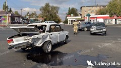 В Новочеркасске в результате ДТП на дорогу разлилось топливо