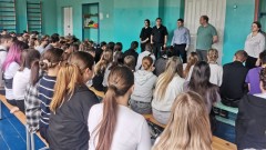 Новочеркасские полицейские продолжают встречи со школьниками и их родителями