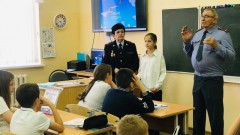 В Новочеркасске ветераны МВД провели профориентационную беседу со школьниками