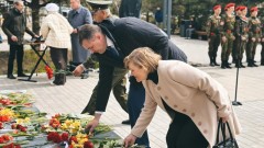 Митингом и возложением цветов к памятнику Гагарину отметили День космонавтики в Новочеркасске