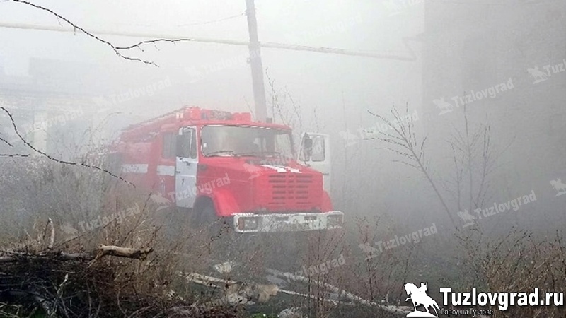 В Новочеркасске в садовом товариществе сгорел дом