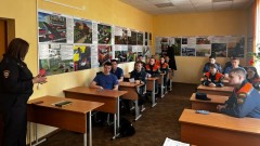 Новочеркасские полицейские продолжают проводить встречи со студентами 