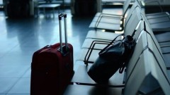 В аэропорту около Новочеркасска иностранец украл забытые на скамейке вещи