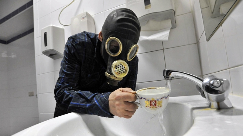 Водоканал назвал безопасной воняющую тиной воду в кранах жителей Новочеркасска