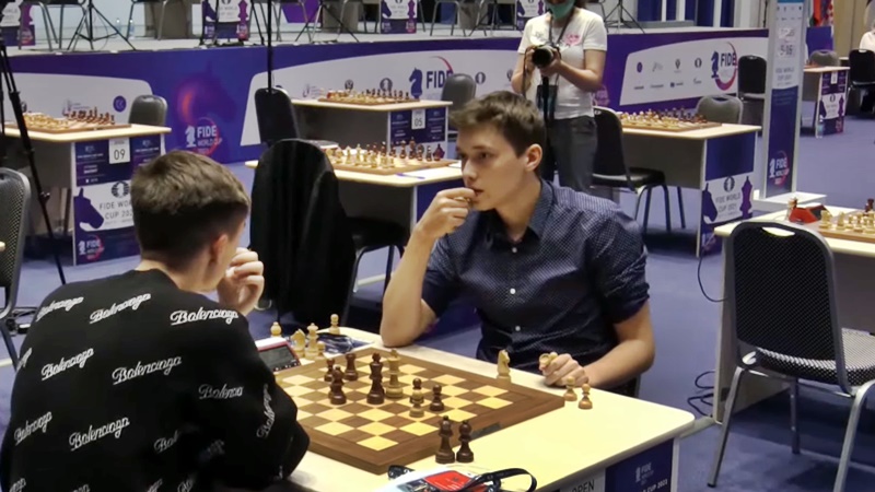 Новочеркасский гроссмейстер обыграл Даниила Дубова и сыграет с чемпионом мира